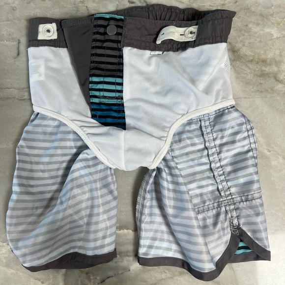 CAT & JACK Swim Trunks - Picture 7 of 8